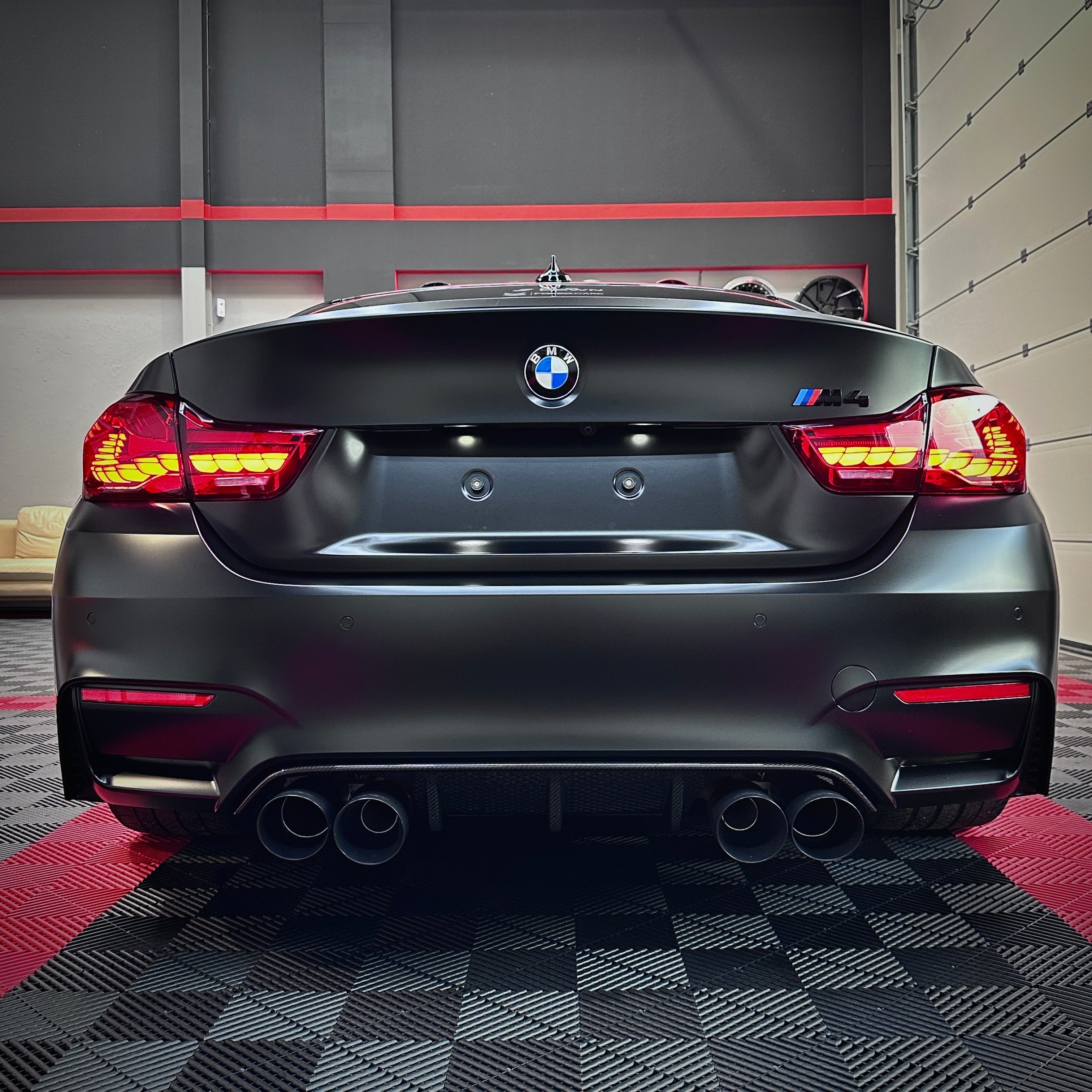 FLOW DOWN® Magnet Kennzeichenhalter für BMW M2/M3/M4